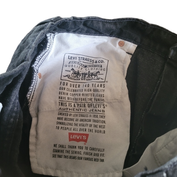 *SOLD* Vintage Levi's 551 Black Ultra High Rise Mom Jeans - Picture 6 of 9